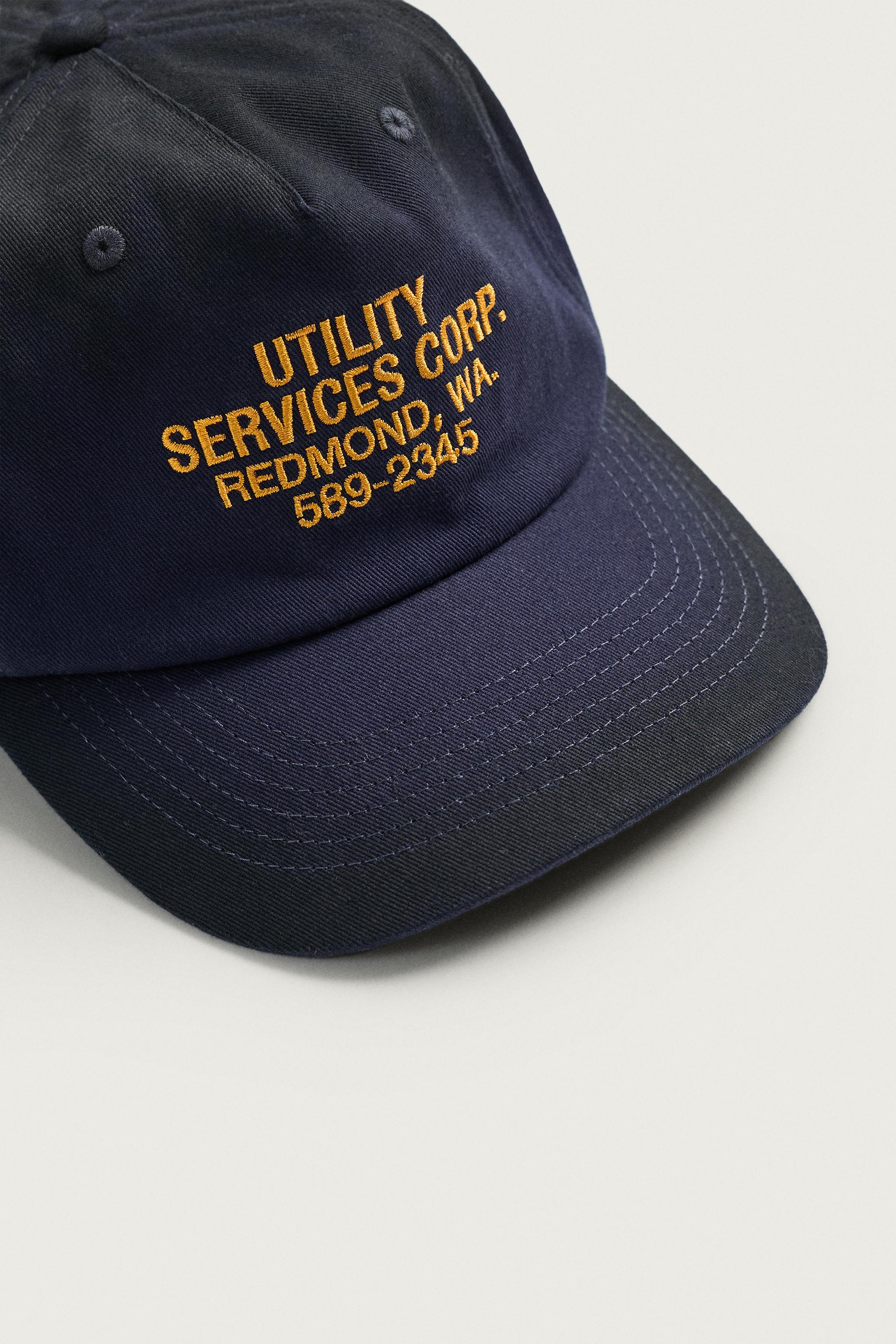 CASQUETTE À INSCRIPTION BRODÉE EN CONTRASTE